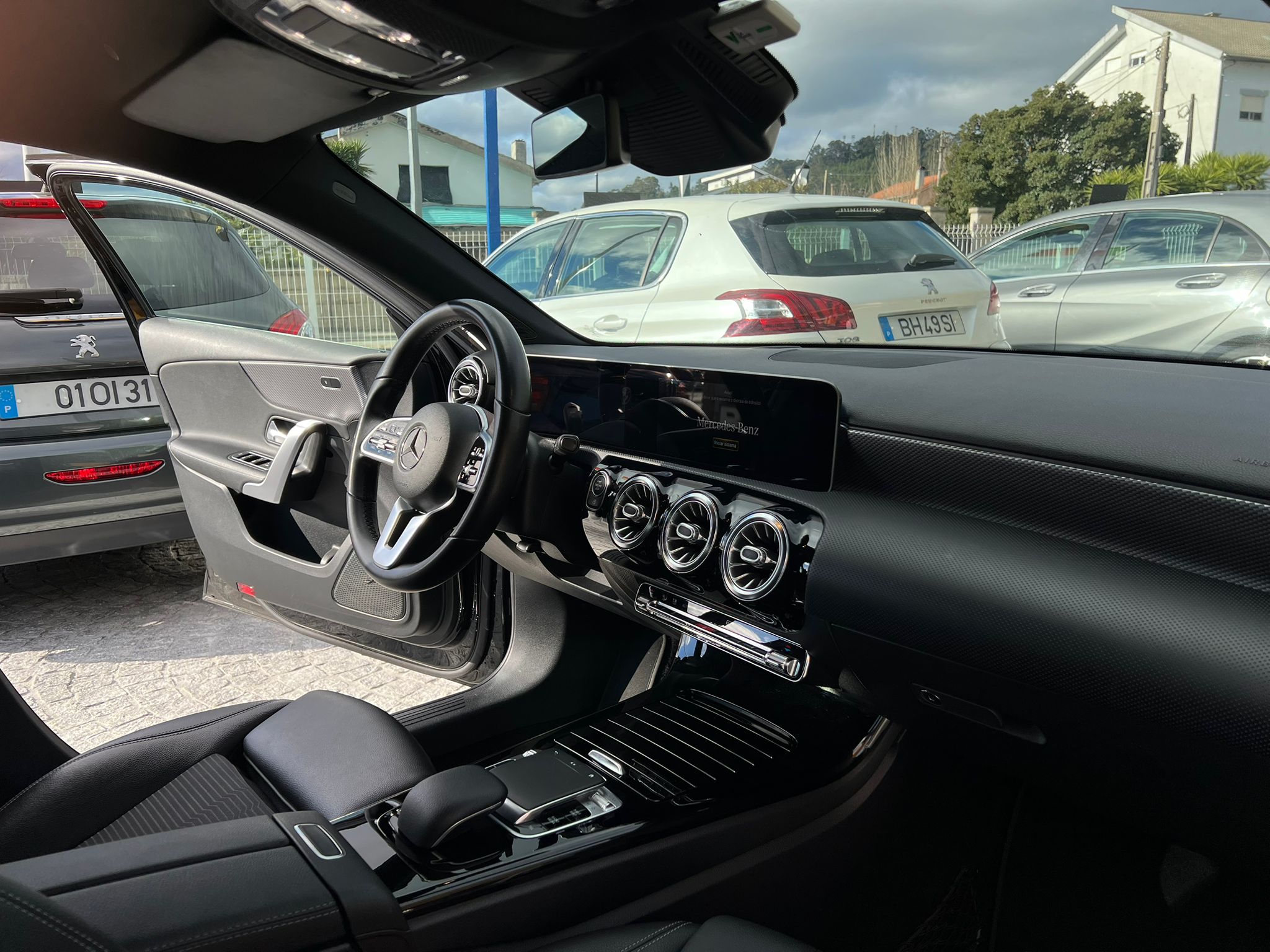 MERCEDES A180 URBAN - Image 11