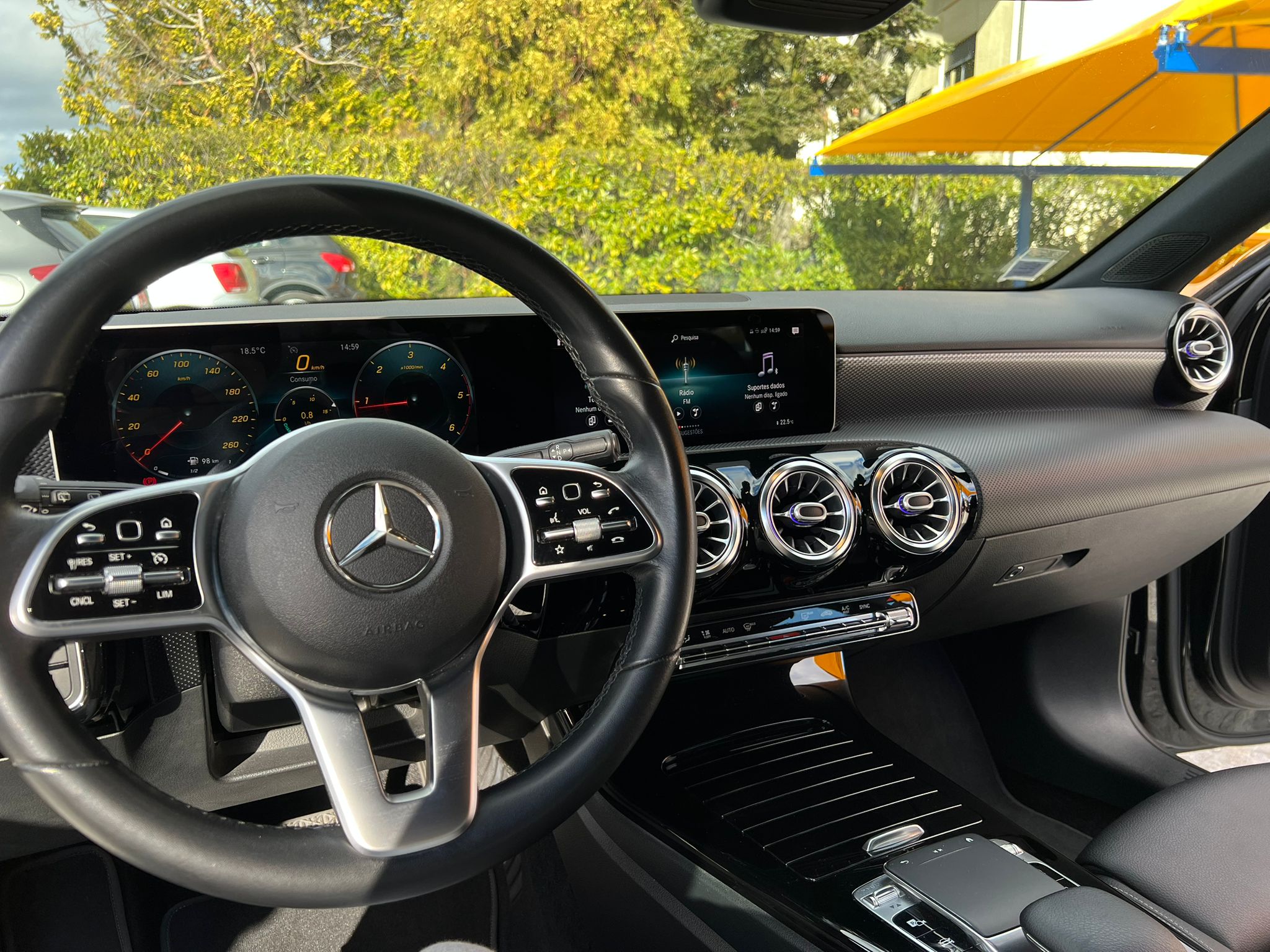 MERCEDES A180 URBAN - Image 17