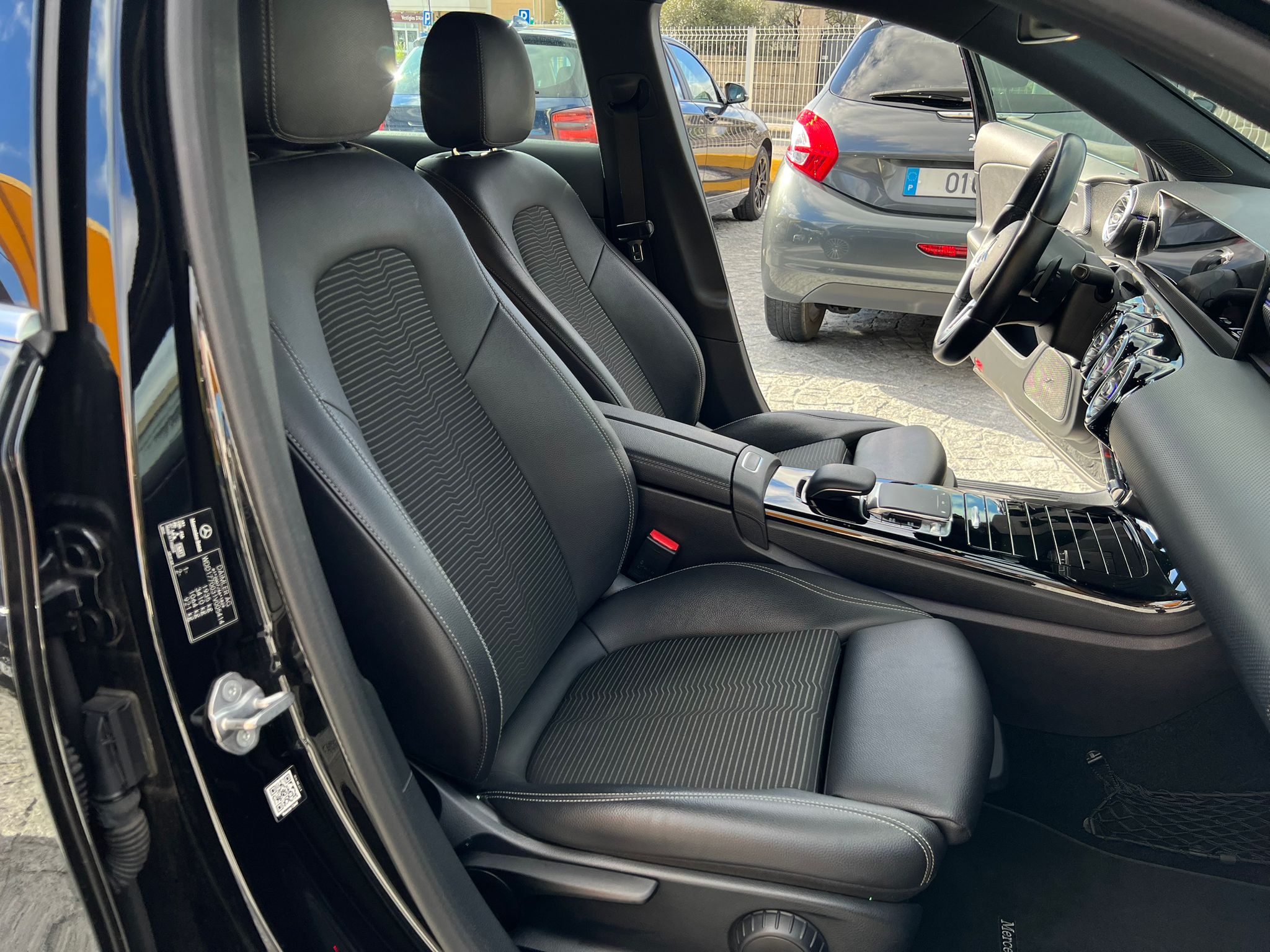 MERCEDES A180 URBAN - Image 20